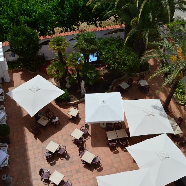 Bar con terraza